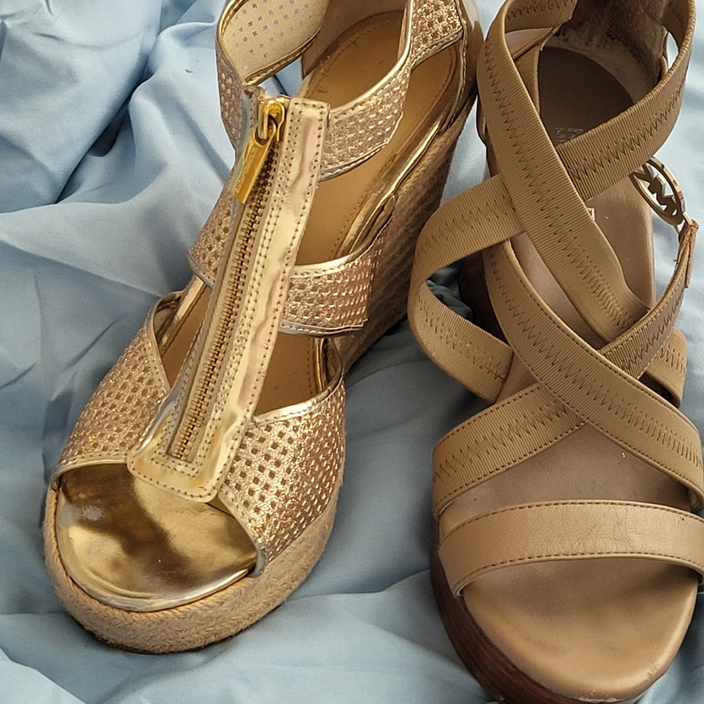Only Gold Pair Available Michael Kors Tan And Gold Wedges - Picture 6 of 6
